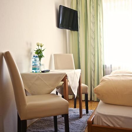 Gasthof Franz Von Assisi Pension Anif Buitenkant foto