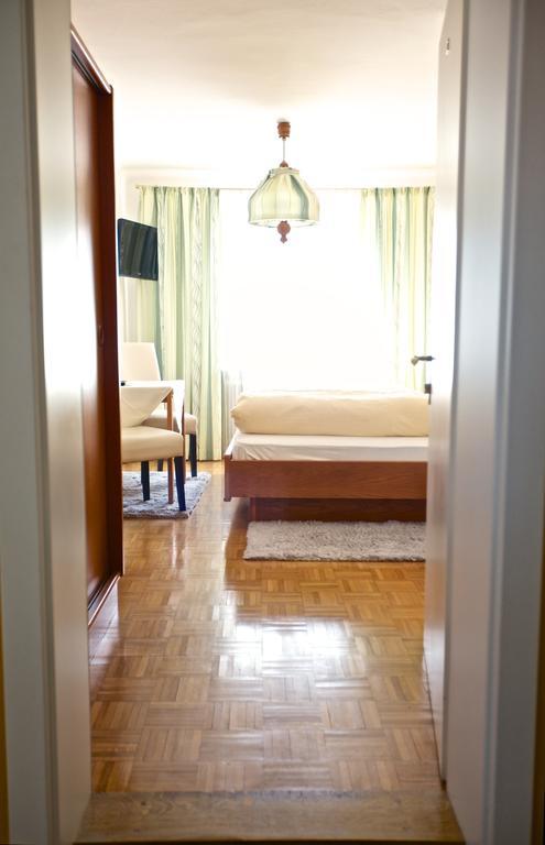 Gasthof Franz Von Assisi Pension Anif Kamer foto
