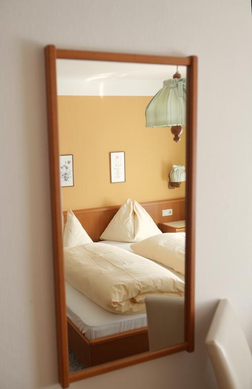 Gasthof Franz Von Assisi Pension Anif Kamer foto