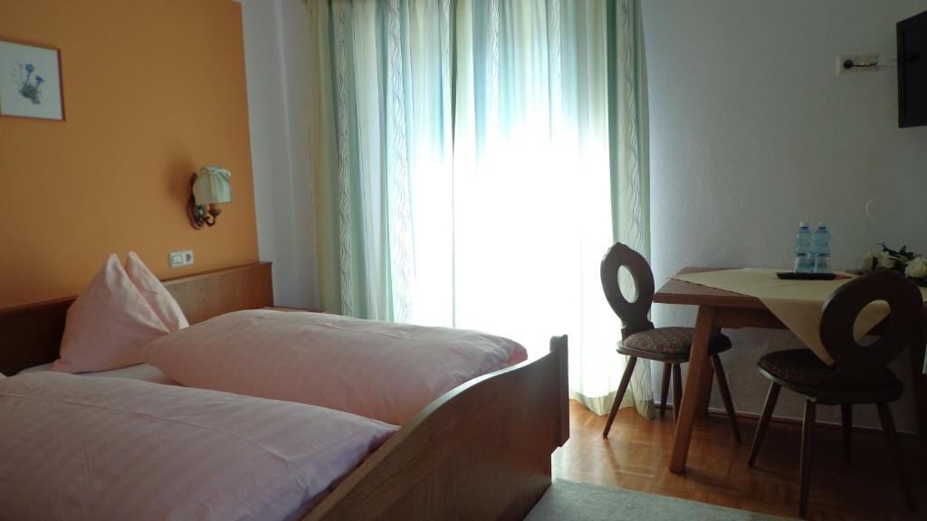 Gasthof Franz Von Assisi Pension Anif Buitenkant foto